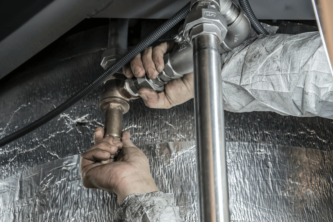 The Ultimate Guide to Humidifiers for Your Heating & Cooling System